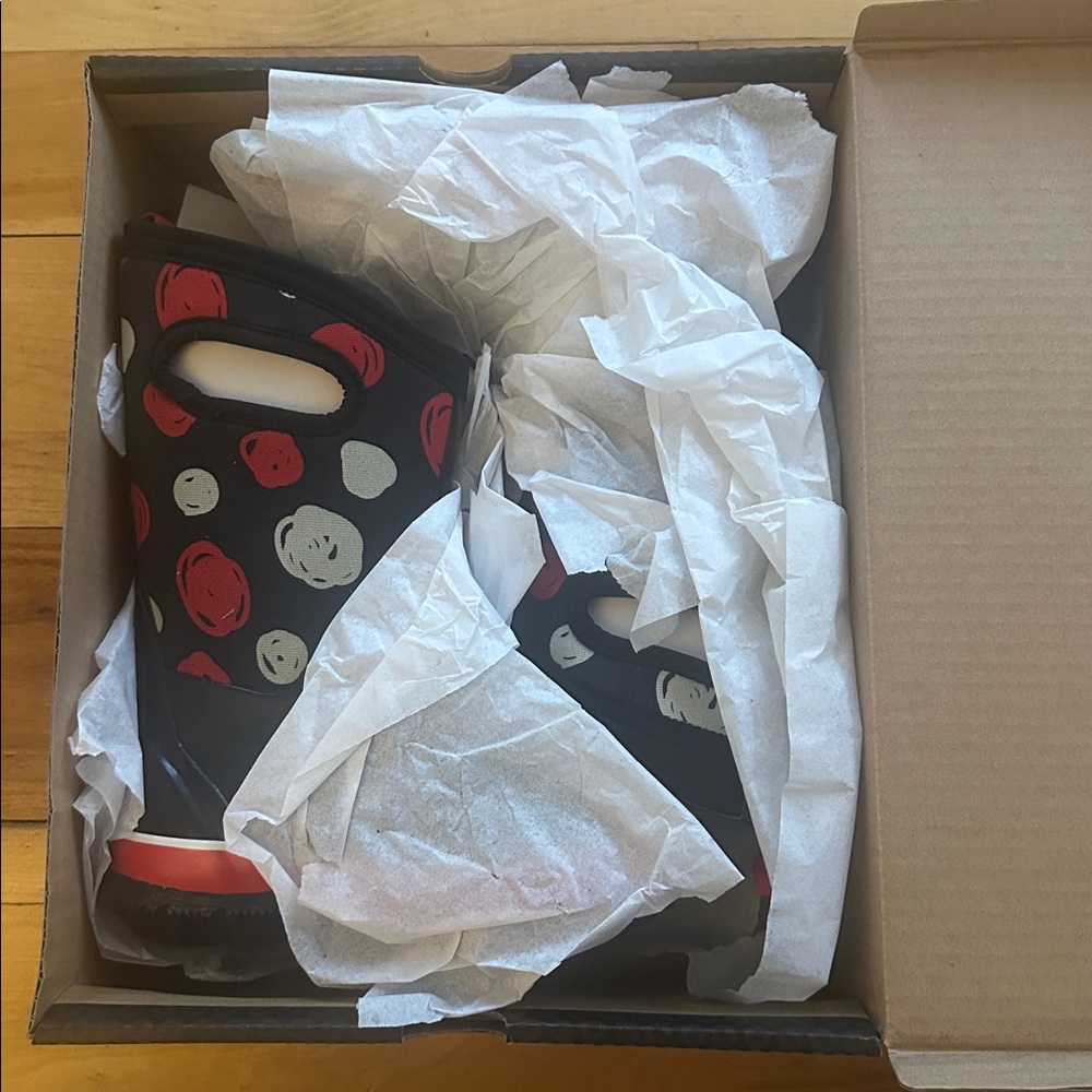 NWT Bogs Classic Boots Sz 11 - Picture 2 of 7